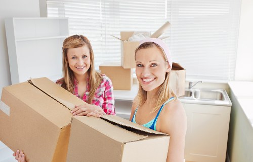 Flexible Becontreeheath moving service for small and medium relocations